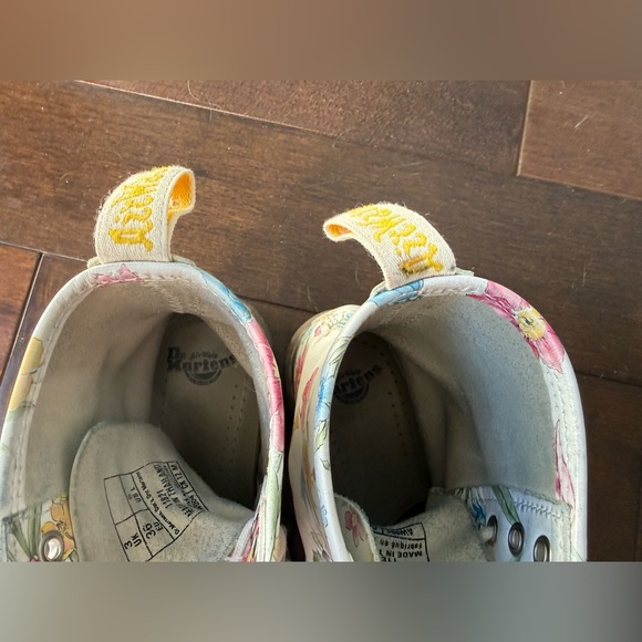 Rare Doc Martens leather floral garden boots size 5 W - Picture 6 of 8